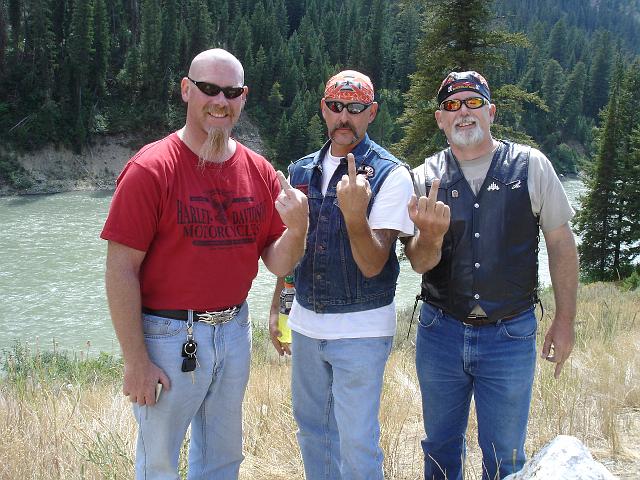 3Guys-Finger.JPG